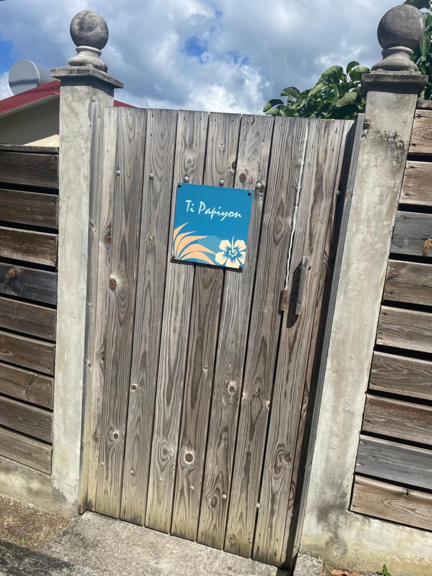 Gite Ti Papiyon Буйант Экстерьер фото